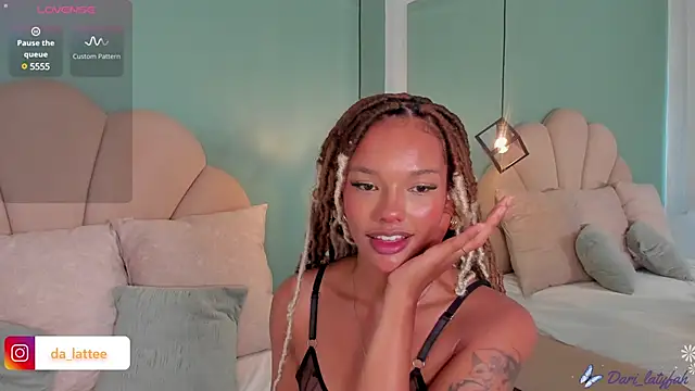 Snapshot of dari_kim chatting on February 19, 2025, 12:55 pm dari kim online show from February 19, 2025, 12:55 pm