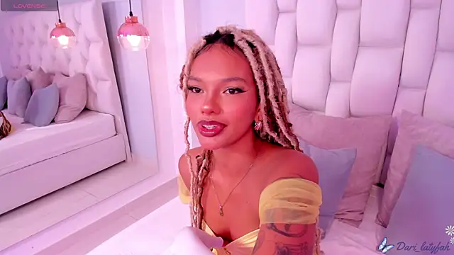 Snapshot of dari_kim chatting on December 30, 2024, 1:03 pm dari kim online show from December 30, 2024, 1:03 pm