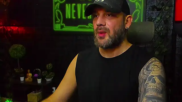 LexXHardy online show from November 10, 2025, 7:08 pm