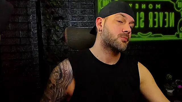 Snapshot of LexXHardy chatting on January 10, 2026, 7:36 am LexXHardy online show from January 10, 2026, 7:36 am