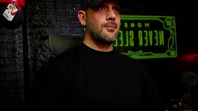 Snapshot of LexXHardy chatting on January 15, 2026, 4:38 am LexXHardy online show from January 15, 2026, 4:38 am