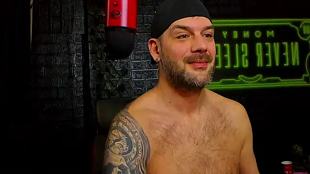 Snapshot of LexXHardy chatting on January 7, 2026, 10:09 am LexXHardy online show from January 7, 2026, 10:09 am