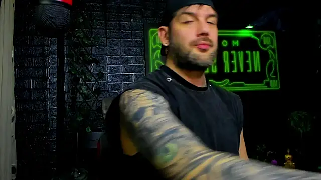 Snapshot of LexXHardy chatting on February 19, 2026, 6:38 pm LexXHardy online show from February 19, 2026, 6:38 pm