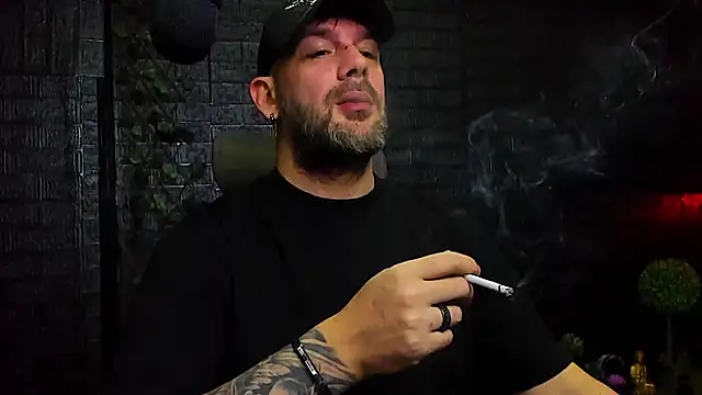 Snapshot of LexXHardy chatting on December 22, 2025, 8:20 pm LexXHardy online show from December 22, 2025, 8:20 pm