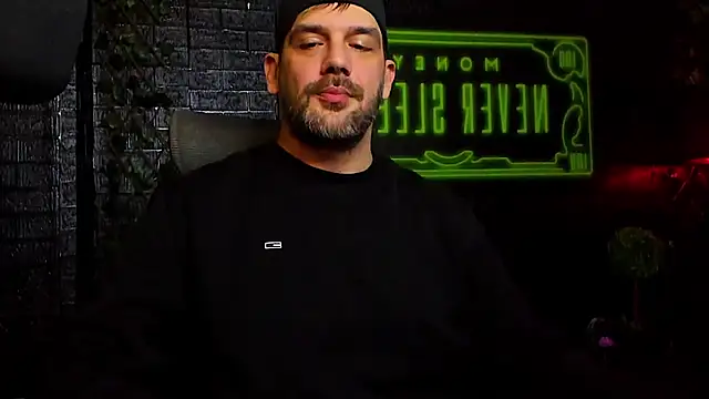 Snapshot of LexXHardy chatting on January 18, 2026, 8:45 pm LexXHardy online show from January 18, 2026, 8:45 pm