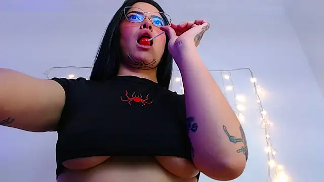 Isa Maiden1 online show from December 17, 2025, 5:07 pm