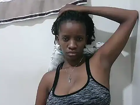 prettybeee online show from October 25, 2025, 7:36 pm