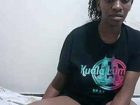 prettybeee online show from October 30, 2025, 1:26 am