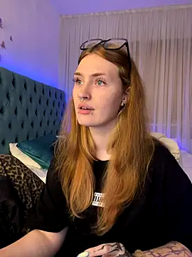 Snapshot of _Chlo__e chatting on October 11, 2025, 9:27 pm Chlo e online show from October 11, 2025, 9:27 pm