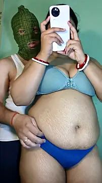 Snapshot of hotty_Sexy-couple chatting on March 12, 2025, 5:46 am hotty Sexy-couple online show from March 12, 2025, 5:46 am