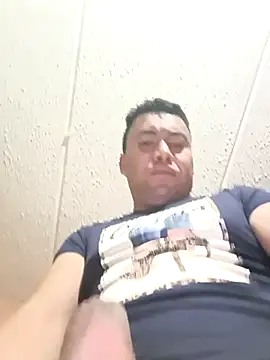 Snapshot of Diego_leon27 chatting on February 24, 2025, 3:33 am Diego leon27 online show from February 24, 2025, 3:33 am