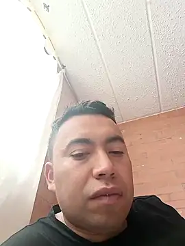 Snapshot of Diego_leon27 chatting on January 10, 2025, 2:13 pm Diego leon27 online show from January 10, 2025, 2:13 pm