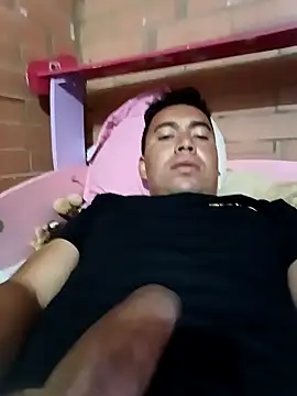 Snapshot of Diego_leon27 chatting on February 4, 2025, 4:26 am Diego leon27 online show from February 4, 2025, 4:26 am