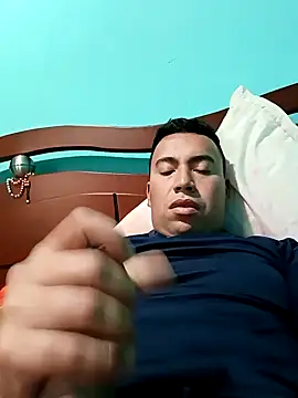 Snapshot of Diego_leon27 chatting on December 27, 2024, 7:57 pm Diego leon27 online show from December 27, 2024, 7:57 pm