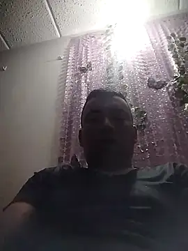 Snapshot of Diego_leon27 chatting on March 21, 2025, 3:33 am Diego leon27 online show from March 21, 2025, 3:33 am