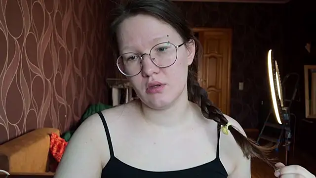 Snapshot of MiriamOr chatting on November 7, 2025, 8:52 am MiriamOr online show from November 7, 2025, 8:52 am