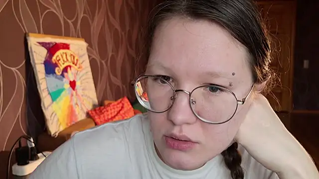 Snapshot of MiriamOr chatting on November 2, 2025, 7:57 am MiriamOr online show from November 2, 2025, 7:57 am