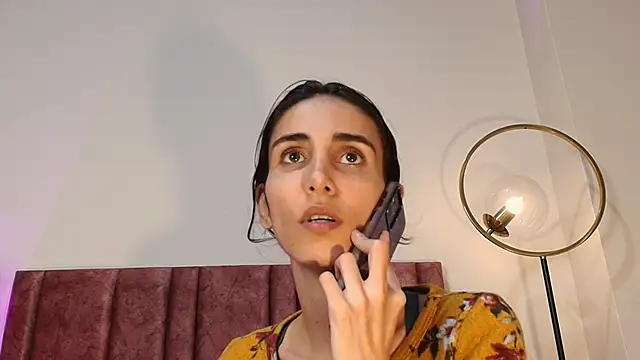 Nina Cavaali online show from October 27, 2025, 6:09 pm