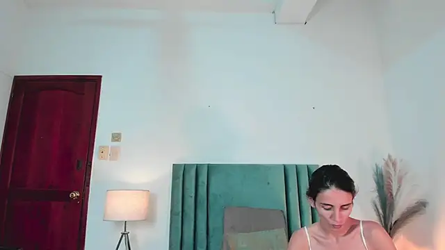Snapshot of Nina_Cavaali chatting on February 21, 2025, 6:15 pm Nina Cavaali online show from February 21, 2025, 6:15 pm