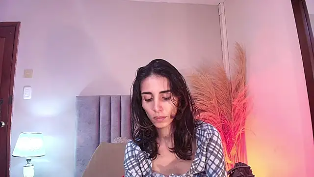 Snapshot of Nina_Cavaali chatting on September 30, 2025, 6:03 pm Nina Cavaali online show from September 30, 2025, 6:03 pm