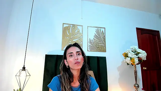 Snapshot of Nina_Cavaali chatting on February 8, 2025, 6:01 pm Nina Cavaali online show from February 8, 2025, 6:01 pm