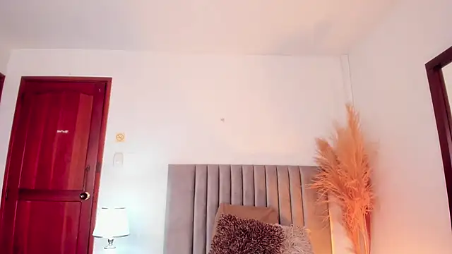 Snapshot of Nina_Cavaali chatting on March 18, 2025, 6:17 pm Nina Cavaali online show from March 18, 2025, 6:17 pm