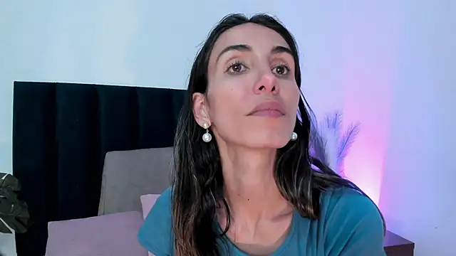 Snapshot of Nina_Cavaali chatting on March 20, 2025, 11:56 pm Nina Cavaali online show from March 20, 2025, 11:56 pm