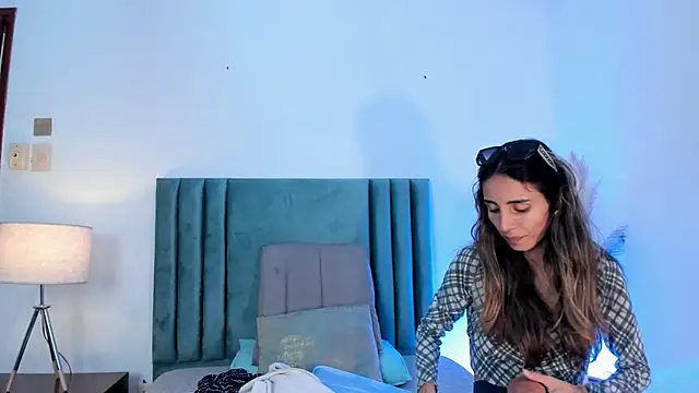 Snapshot of Nina_Cavaali chatting on February 10, 2025, 6:03 pm Nina Cavaali online show from February 10, 2025, 6:03 pm