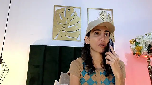 Snapshot of Nina_Cavaali chatting on September 28, 2025, 2:24 pm Nina Cavaali online show from September 28, 2025, 2:24 pm