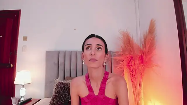Snapshot of Nina_Cavaali chatting on February 18, 2025, 6:26 pm Nina Cavaali online show from February 18, 2025, 6:26 pm