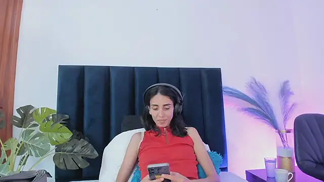 Snapshot of Nina_Cavaali chatting on September 12, 2025, 6:29 pm Nina Cavaali online show from September 12, 2025, 6:29 pm