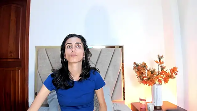 Snapshot of Nina_Cavaali chatting on October 14, 2025, 6:30 pm Nina Cavaali online show from October 14, 2025, 6:30 pm