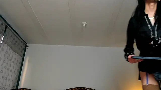 Snapshot of Nonbinaryangel_ chatting on January 22, 2025, 10:37 pm Nonbinaryangel online show from January 22, 2025, 10:37 pm