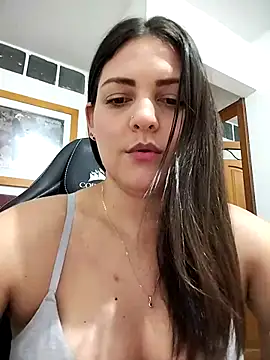 Mia Hampton online show from April 4, 2026, 9:10 pm