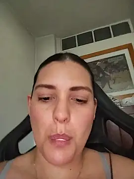 Snapshot of Mia_Hampton chatting on June 7, 2026, 8:58 pm Mia Hampton online show from June 7, 2026, 8:58 pm