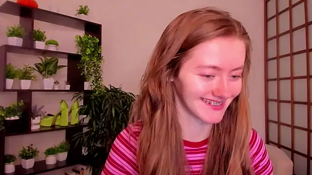 Snapshot of KateCuddle chatting on September 11, 2025, 2:44 am KateCuddle online show from September 11, 2025, 2:44 am