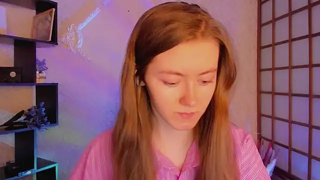 Snapshot of KateCuddle chatting on February 26, 2025, 2:19 am KateCuddle online show from February 26, 2025, 2:19 am