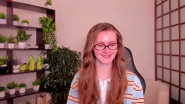 Snapshot of KateCuddle chatting on September 18, 2025, 2:25 am KateCuddle online show from September 18, 2025, 2:25 am