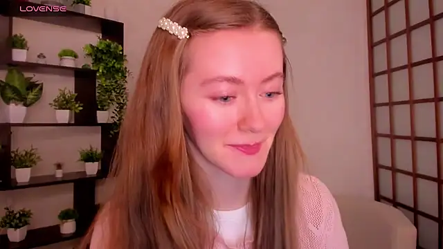 Snapshot of KateCuddle chatting on November 19, 2025, 2:22 am KateCuddle online show from November 19, 2025, 2:22 am