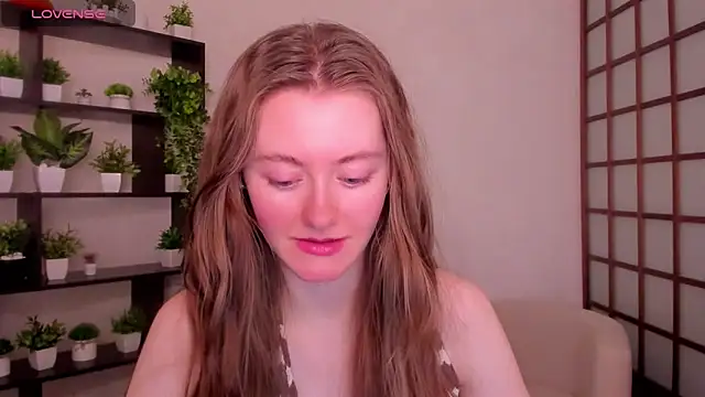 Snapshot of KateCuddle chatting on October 23, 2025, 2:43 am KateCuddle online show from October 23, 2025, 2:43 am