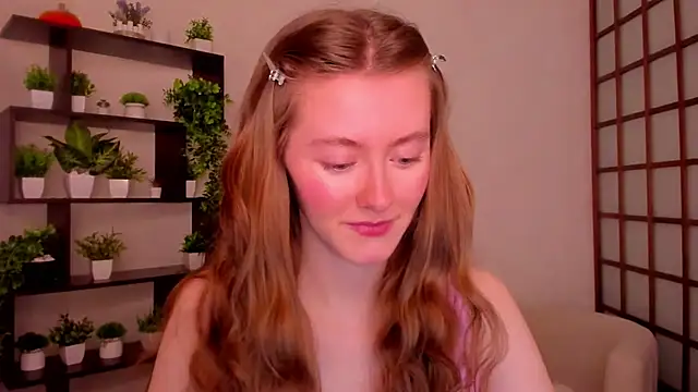 Snapshot of KateCuddle chatting on October 15, 2025, 2:32 am KateCuddle online show from October 15, 2025, 2:32 am