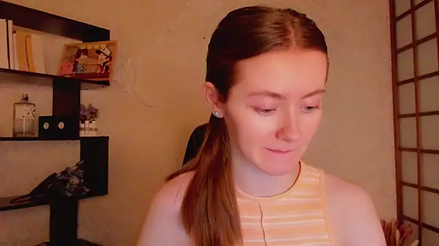 Snapshot of KateCuddle chatting on February 5, 2025, 6:56 am KateCuddle online show from February 5, 2025, 6:56 am