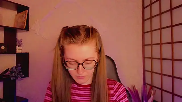 Snapshot of KateCuddle chatting on February 25, 2025, 5:08 am KateCuddle online show from February 25, 2025, 5:08 am