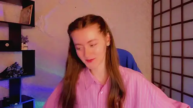 Snapshot of KateCuddle chatting on March 3, 2025, 7:03 am KateCuddle online show from March 3, 2025, 7:03 am