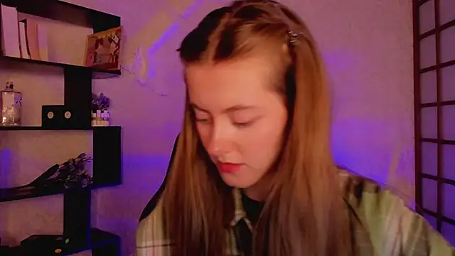 Snapshot of KateCuddle chatting on January 28, 2025, 2:11 am KateCuddle online show from January 28, 2025, 2:11 am