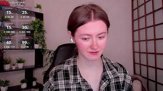 KateCuddle online show from March 17, 2026, 2:58 am