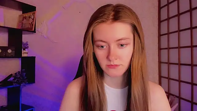 Snapshot of KateCuddle chatting on February 19, 2025, 2:23 am KateCuddle online show from February 19, 2025, 2:23 am