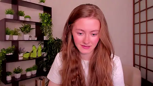 Snapshot of KateCuddle chatting on September 10, 2025, 2:43 am KateCuddle online show from September 10, 2025, 2:43 am