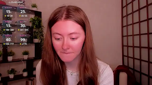Snapshot of KateCuddle chatting on May 26, 2026, 2:42 am KateCuddle online show from May 26, 2026, 2:42 am
