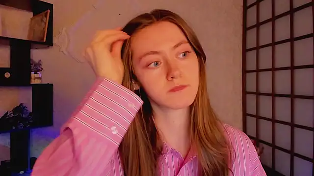 Snapshot of KateCuddle chatting on March 3, 2025, 2:33 am KateCuddle online show from March 3, 2025, 2:33 am